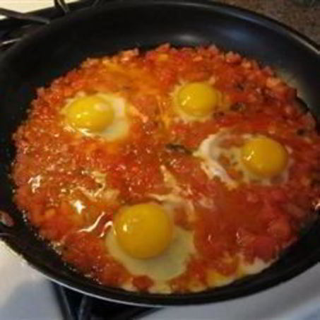Рецепт Яичницы-глазуньи с помидорами