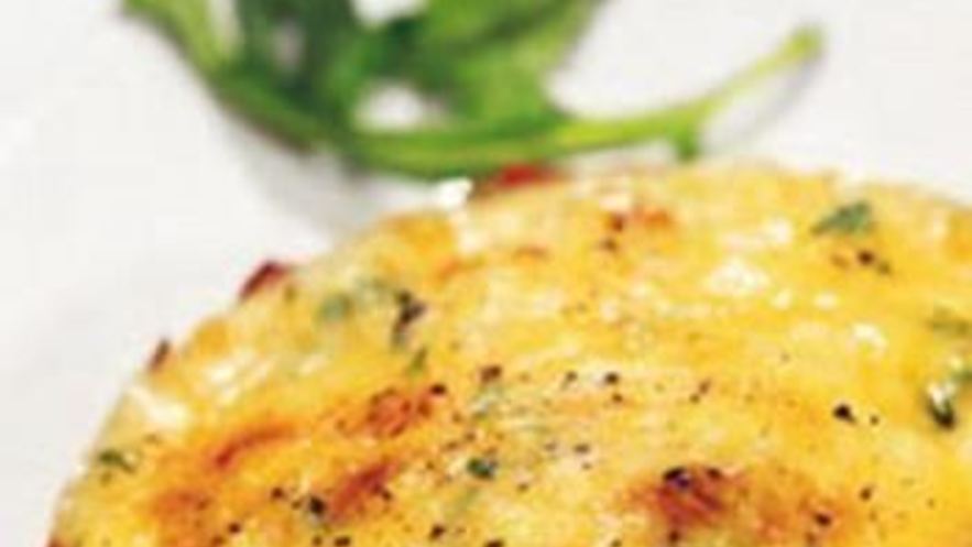 Рецепт яичницы с беконом и сыром