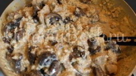 Рецепт яичницы с филе и грибами в слоеном тесте