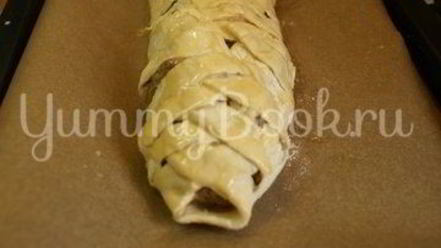 Рецепт яичницы с филе и грибами в слоеном тесте