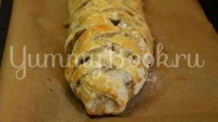 Рецепт яичницы с филе и грибами в слоеном тесте