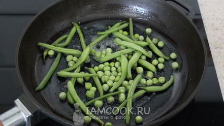 Рецепт яичницы с горошком и стручковой фасолью