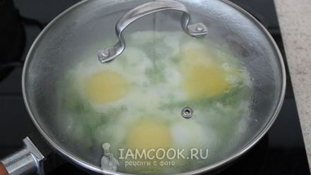 Рецепт яичницы с горошком и стручковой фасолью