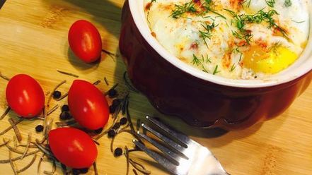 Рецепт яичницы с грибами, грудинкой и овощами