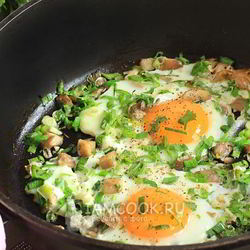 Рецепт Яичницы с грибами