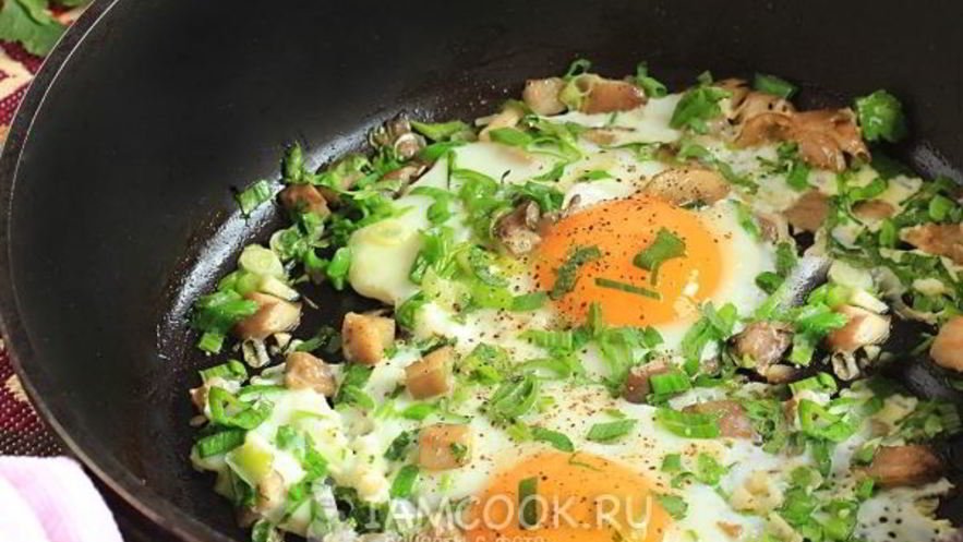 Рецепт яичницы с грибами