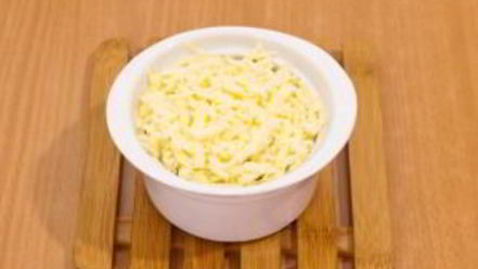 Рецепт яичницы с помидорами и моцареллой