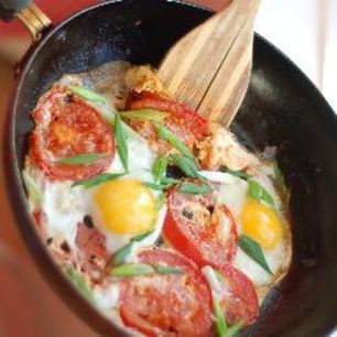 Рецепт Яичницы с помидорами