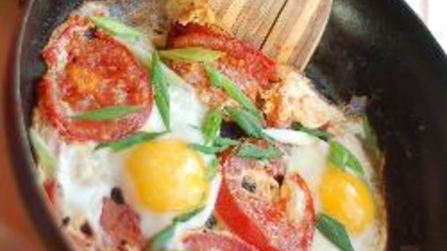 Рецепт яичницы с помидорами