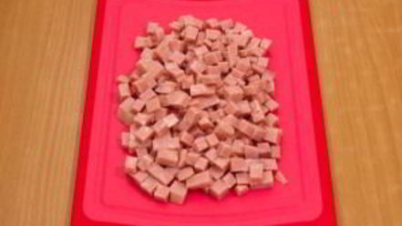 Рецепт яичницы с ветчиной и помидорами