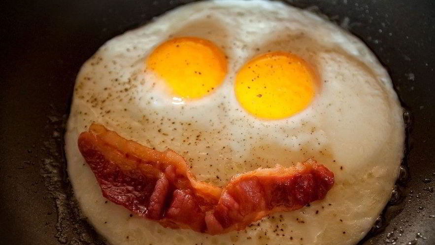 Рецепт яичницы с ветчиной
