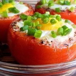 Рецепт Яичницы с зеленью в помидорах