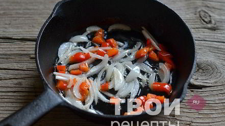 Рецепт яичницы со шпинатом и перцем