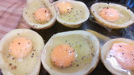 Рецепт яичницы в картофеле