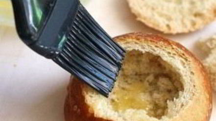 Рецепт яичницы в хлебном горшочке