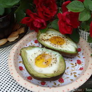 Рецепт Яичницы в лодочке авокадо