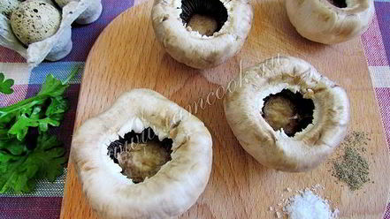 Рецепт яичницы в шампиньонах