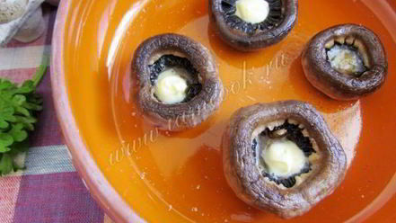 Рецепт яичницы в шампиньонах