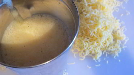 Рецепт яичницы в слоеном тесте к завтраку