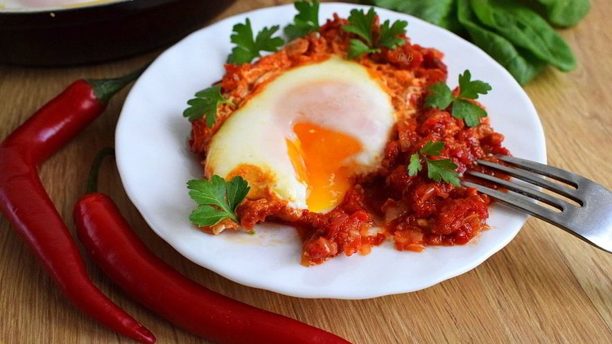 Рецепт яичницы в томате по-африкански
