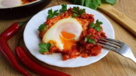 Рецепт яичницы в томате по-африкански
