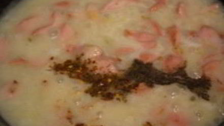 Рецепт завтрака из сосисок и яиц