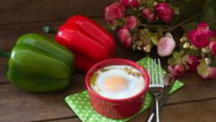 Рецепт завтрака из сосисок и яиц