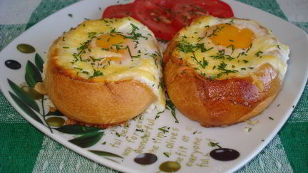 Рецепт Яиц, запеченных в булочках