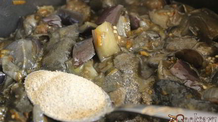 Рецепт закуски из лесных грибов с баклажанами