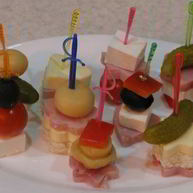 Рецепт Закуски на шпажках с ветчиной