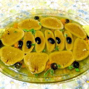 Рецепт Заливного из говяжьего языка с маслинами