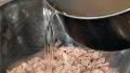 Рецепт заливного из курицы с грецкими орехами