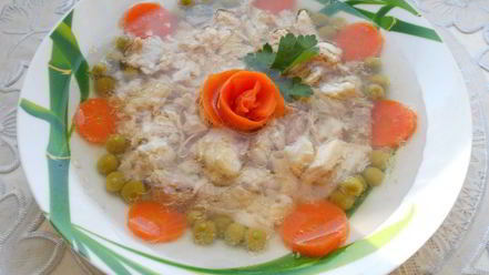 Рецепт заливного из курицы со свининой в мультиварке