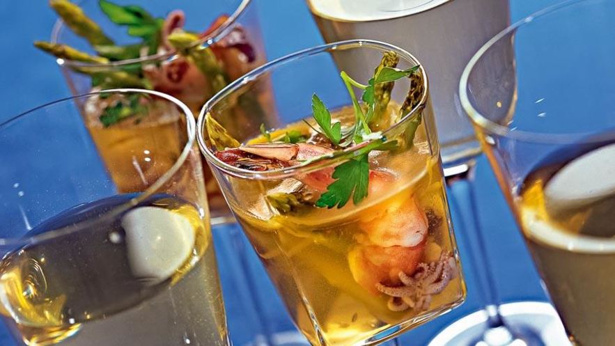 Рецепт заливного из морепродуктов в бокалах