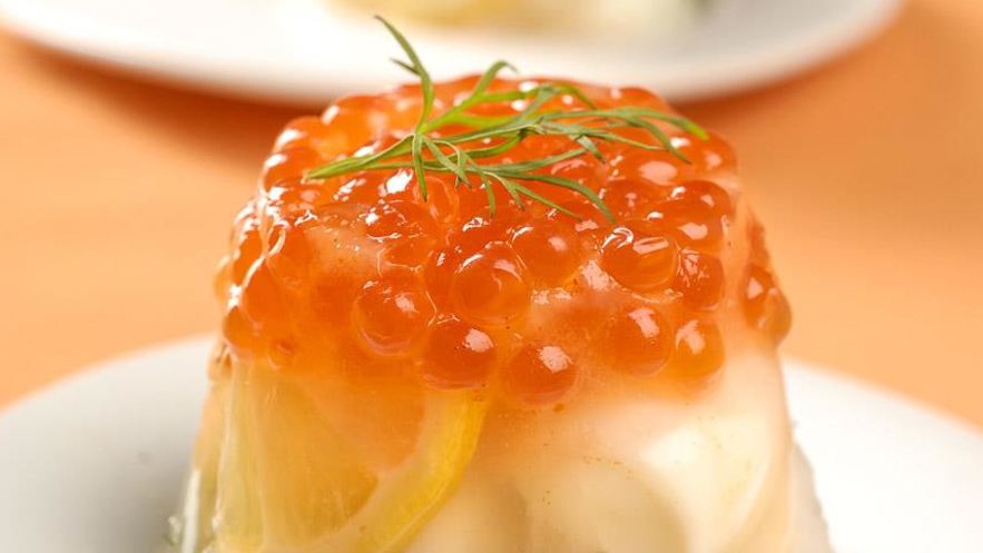 Рецепт заливного из сибаса с красной икрой