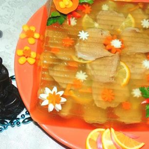 Рецепт Заливного из телячьих языков с маринованными опятами