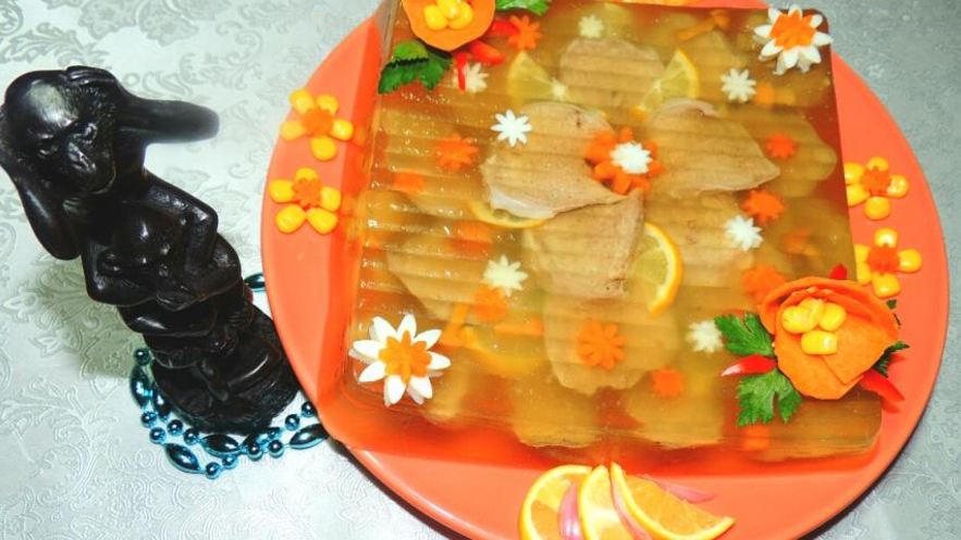 Рецепт заливного из телячьих языков с маринованными опятами