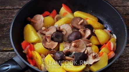 Рецепт жареной картошки с маринованными грибами