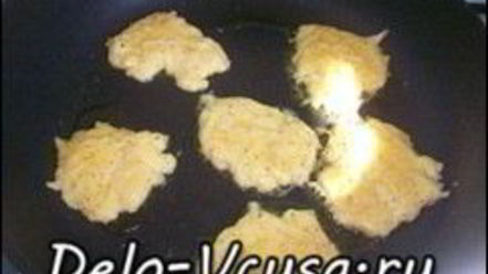 Рецепт жареного сыра с яйцом