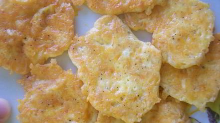 Рецепт жареного сыра с яйцом