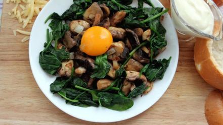 Рецепт булочки-жюльена из шампиньонов и шпината