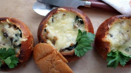 Рецепт булочки-жюльена из шампиньонов и шпината