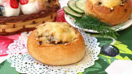 Рецепт грибного жульена в булочке