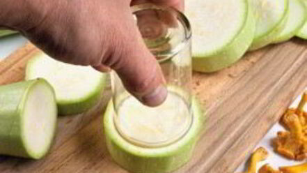 Рецепт грибного жульена в кабачковых кокотницах