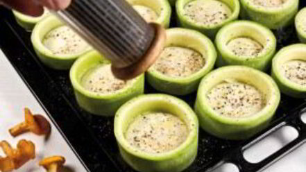 Рецепт грибного жульена в кабачковых кокотницах