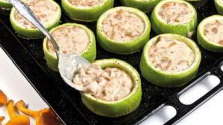 Рецепт грибного жульена в кабачковых кокотницах