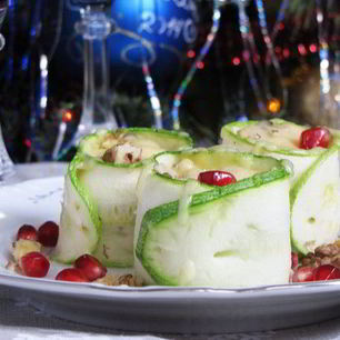 Рецепт Рулетиков из цукини с жульеном