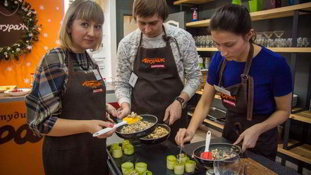 Рецепт рулетиков из цукини с жульеном