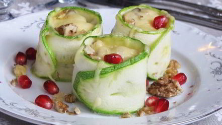 Рецепт рулетиков из цукини с жульеном