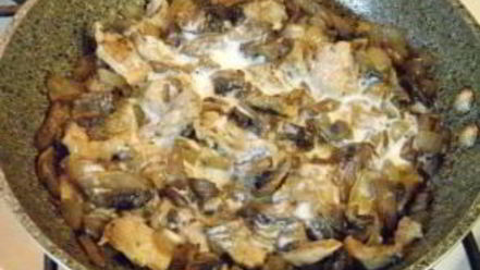 Рецепт жульена в тарталетках с грибами и курицей